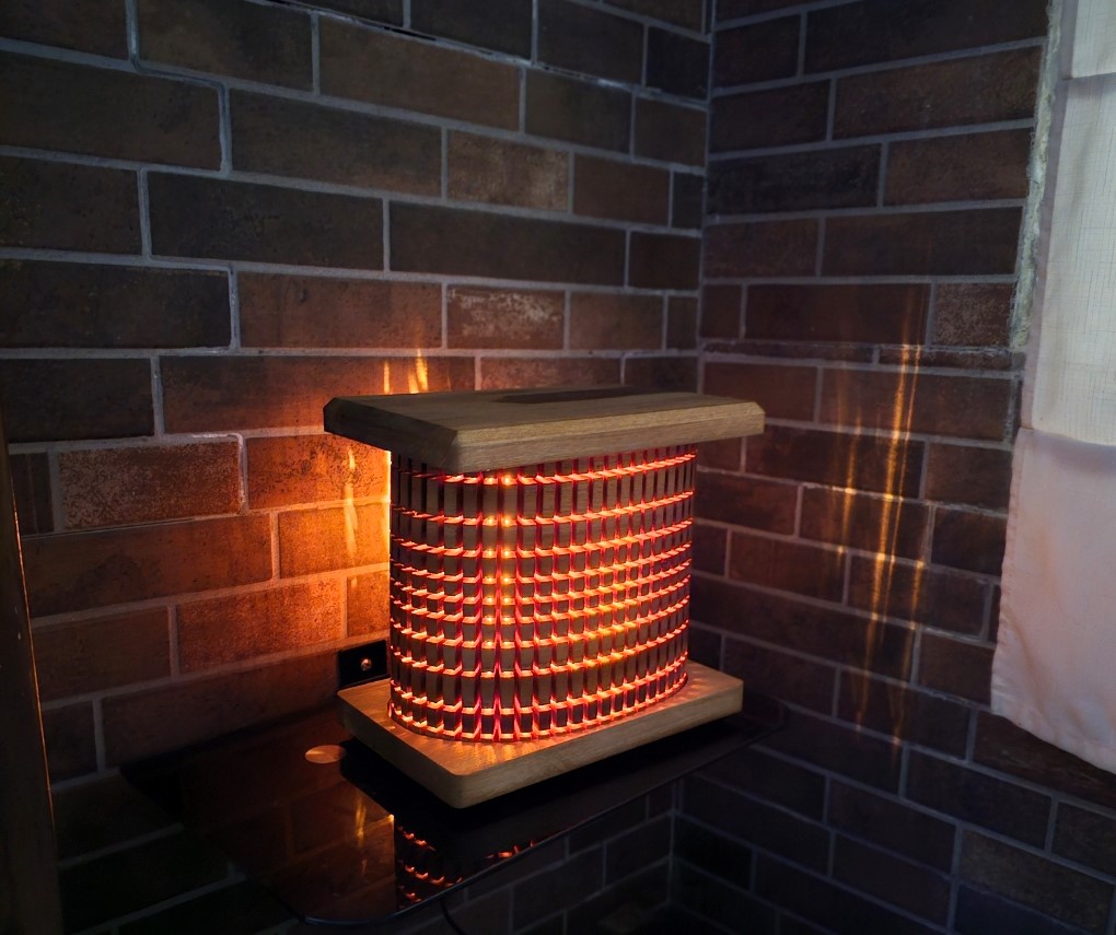 Iluminación Sofisticada: Lámpara de Madera para un Ambiente Acogedor